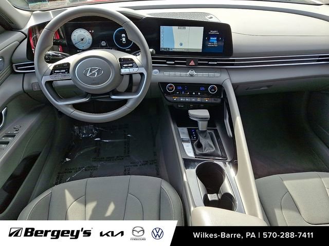 Used 2023 Hyundai Elantra SEL w/ Convenience Package image 13