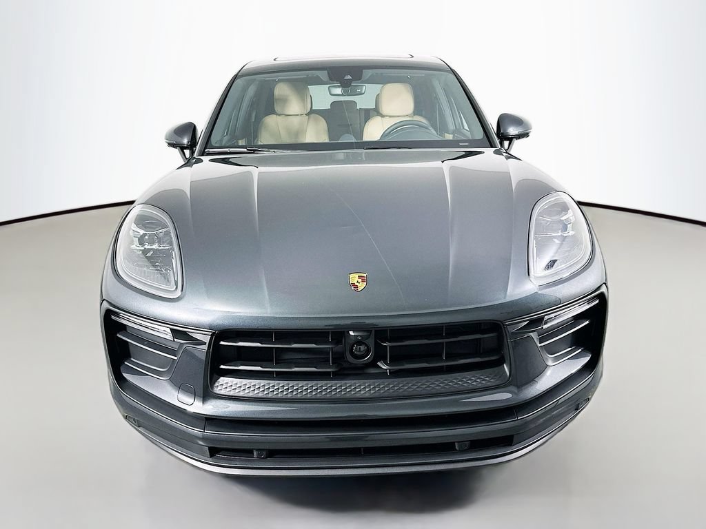 Certified 2026 Porsche Macan AWD/4WD image 6