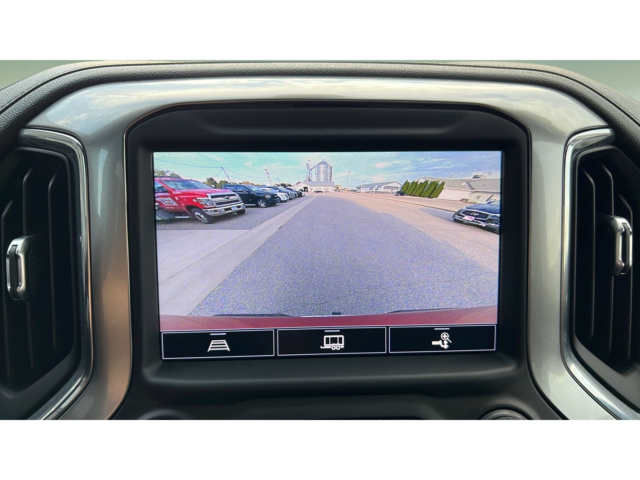 Certified 2021 Chevrolet Silverado 1500 LTZ AWD/4WD image 19