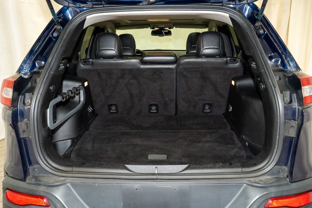 Used 2016 Jeep Cherokee Limited image 6