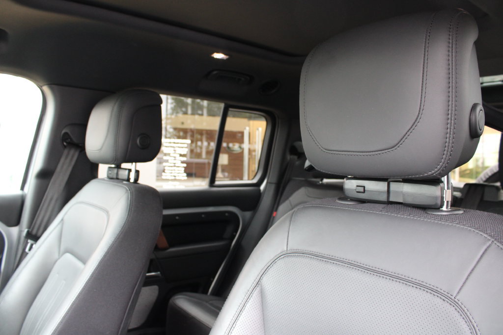 Used 2023 Land Rover Defender 130 X AWD/4WD image 7