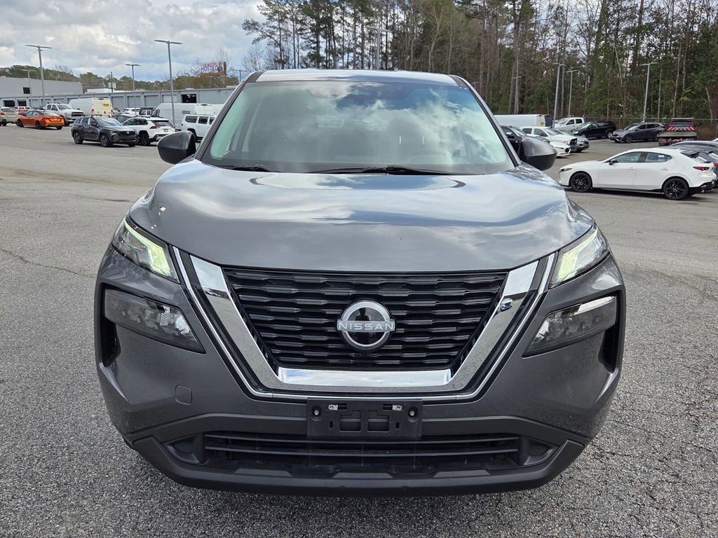 Used 2023 Nissan Rogue S image 2