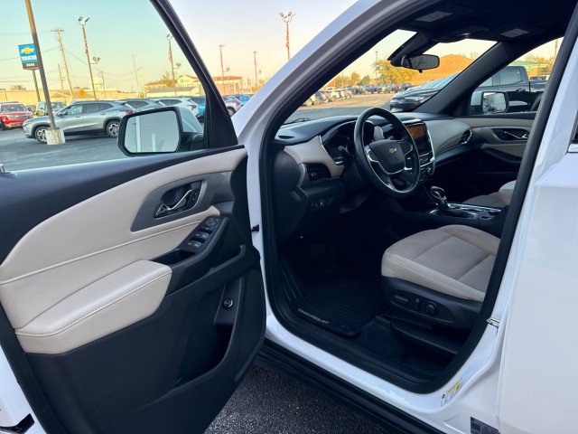Used 2022 Chevrolet Traverse LT FWD image 13