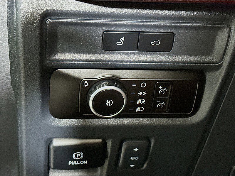 Used 2023 Ford Expedition Limited image 10