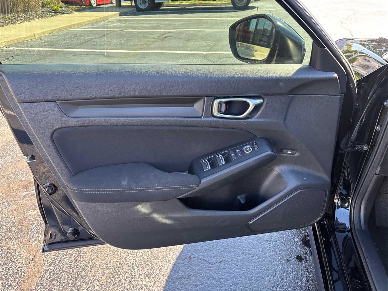 Used 2023 Honda Civic Sport image 9