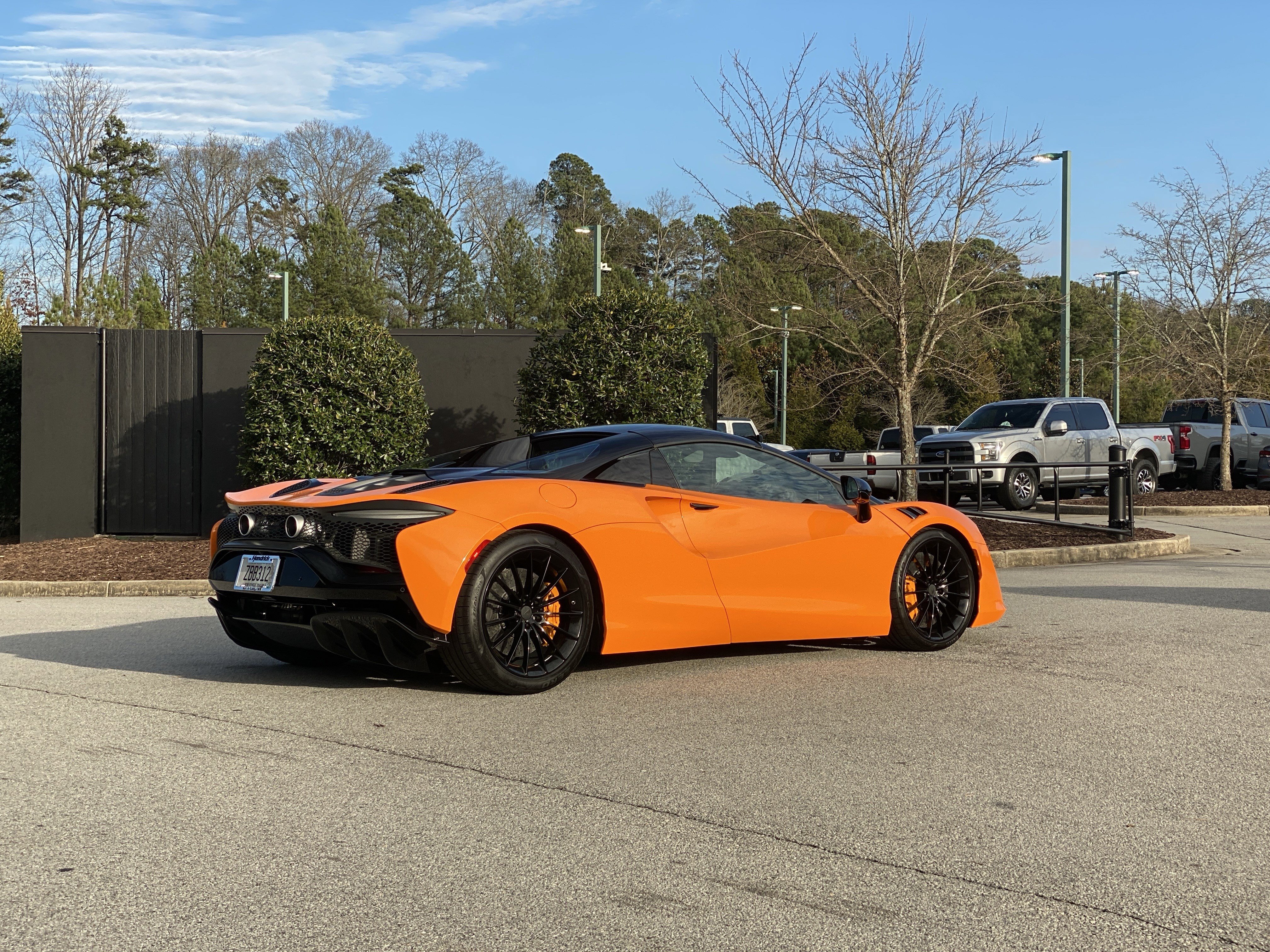 Used 2025 McLaren Artura Spider image 38