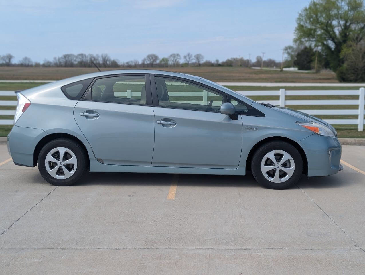 Used 2012 Toyota Prius Two image 4