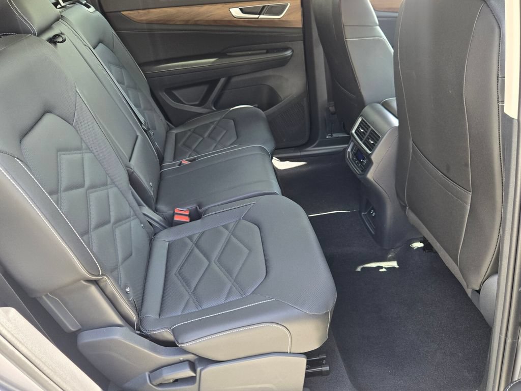 Certified 2026 Volkswagen Atlas SE FWD image 17