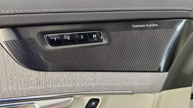 New 2026 Volvo XC90 B6 Ultra w/ Protection Package AWD/4WD image 11