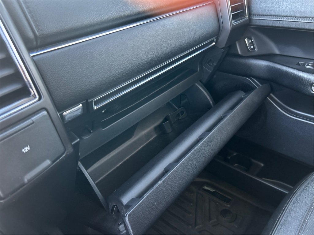 Used 2019 Ford Expedition Limited w/ Special Edition Package image 28