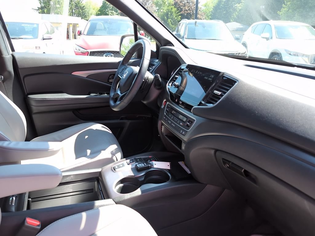 Used 2023 Honda Passport EX-L image 8