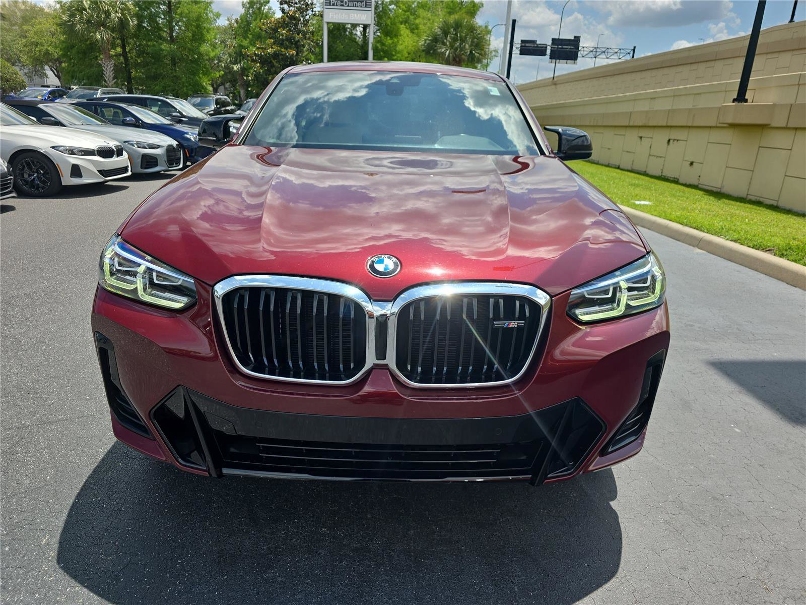 Used 2022 BMW X4 M40i AWD/4WD image 2