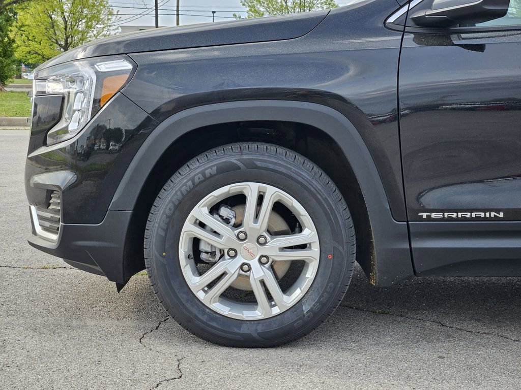Used 2024 GMC Terrain SLE image 6