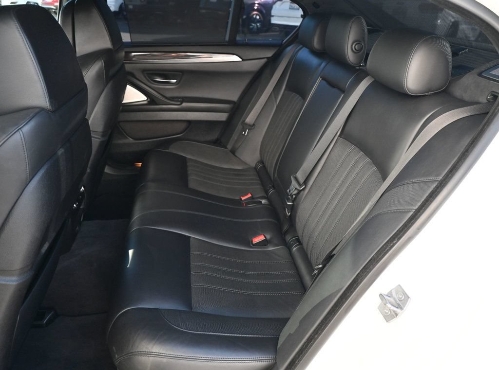 Used 2015 BMW M5 RWD image 19