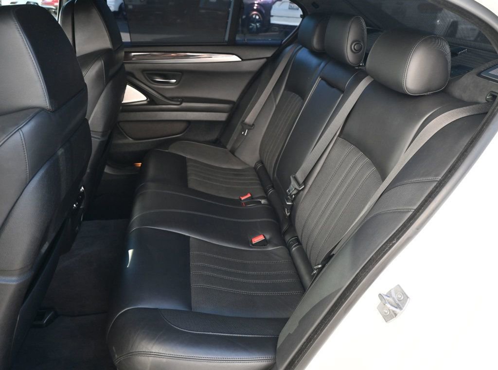 Used 2015 BMW M5 image 19