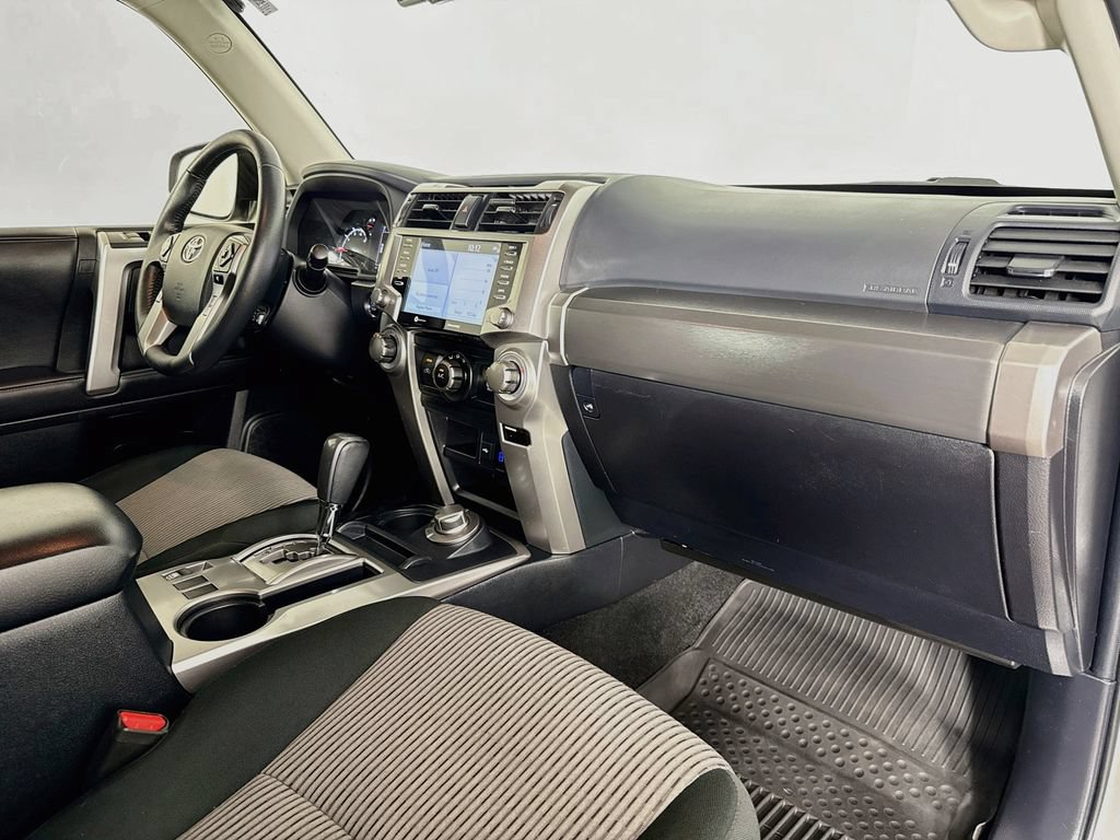 Certified 2022 Toyota 4Runner SR5 AWD/4WD image 30