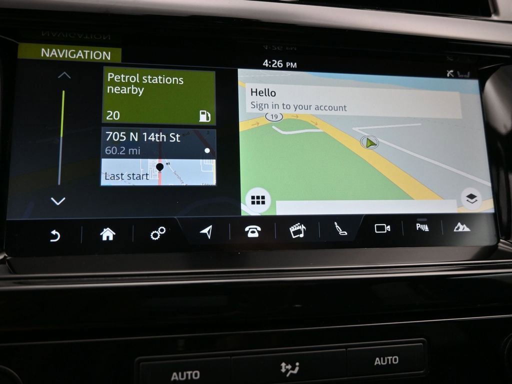 Used 2018 Land Rover Discovery HSE image 18