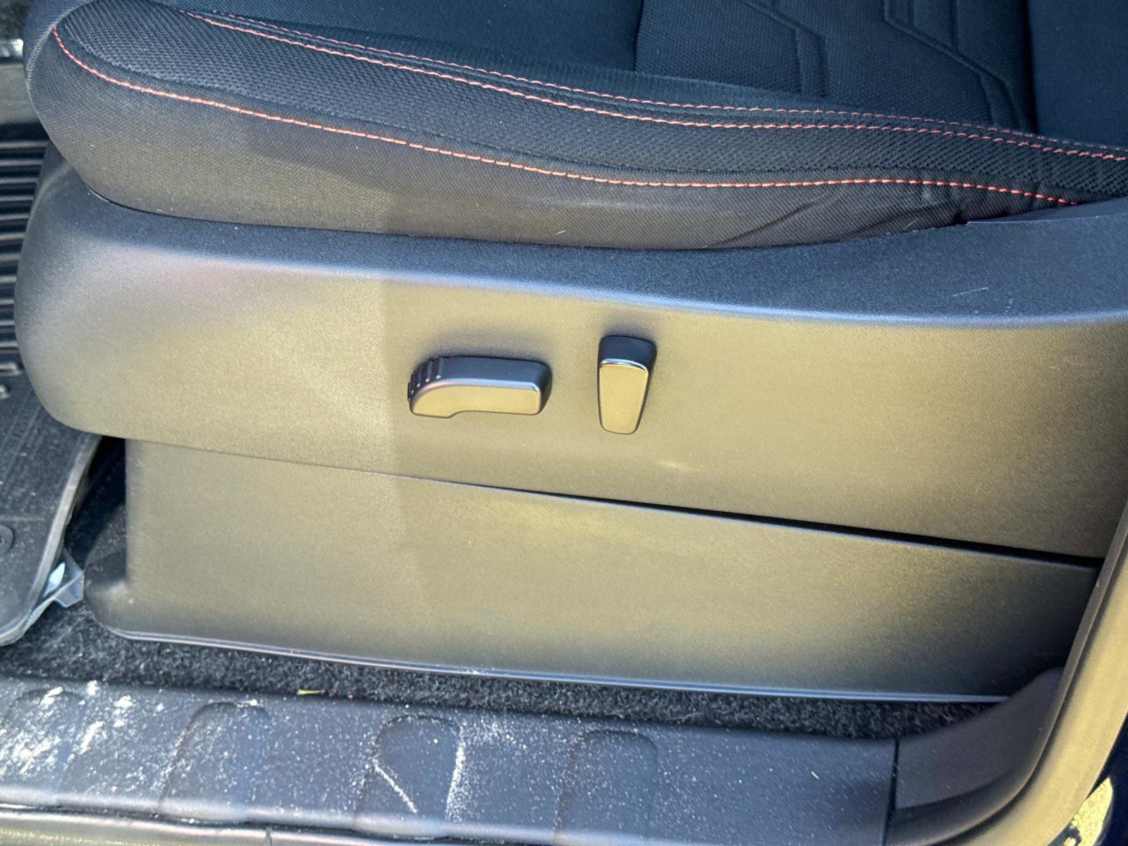 Used 2023 Nissan Frontier PRO-4X w/ Technology Package image 19