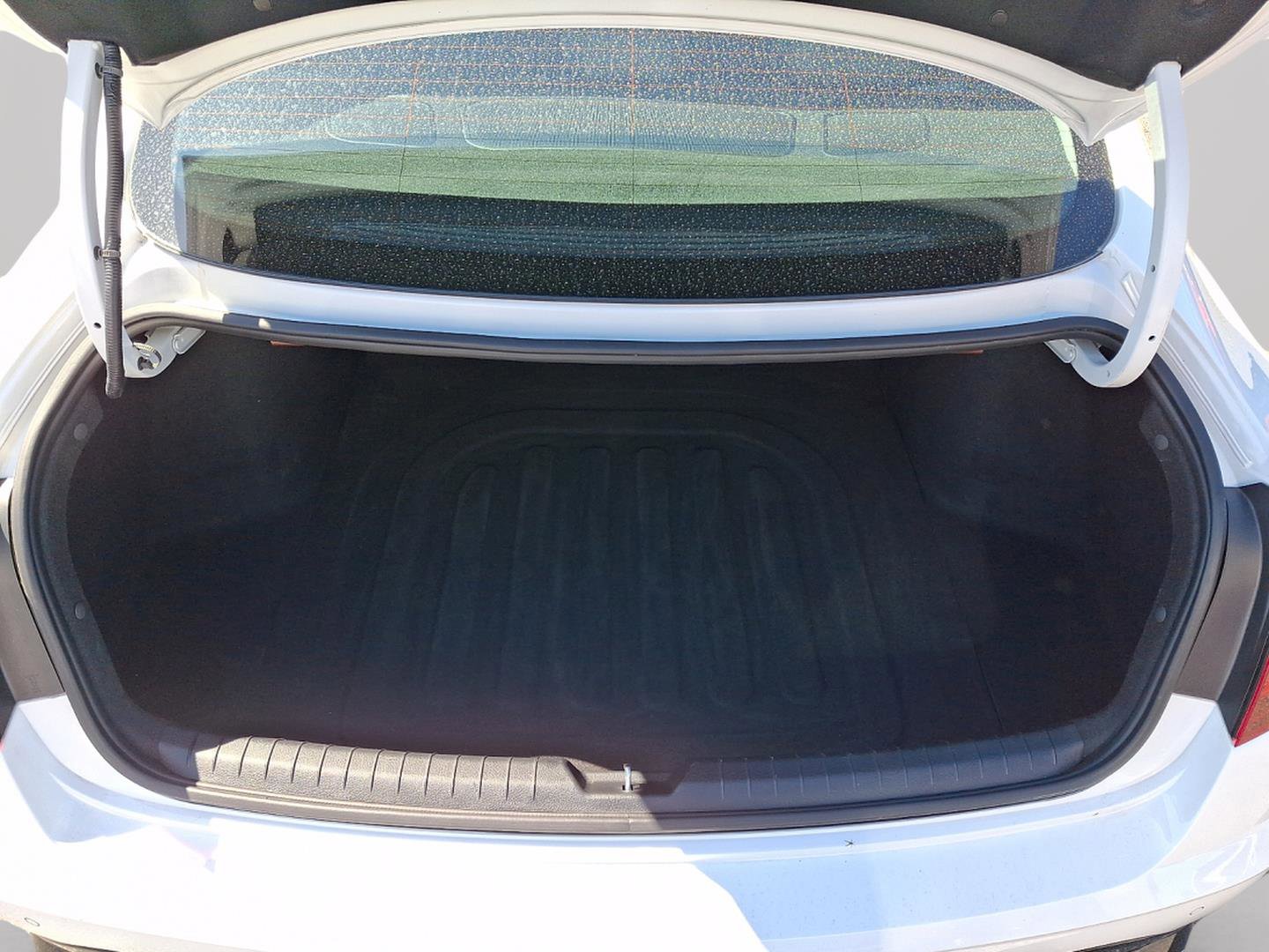 Used 2022 Hyundai Sonata Limited w/ Preferred Accessory Package image 25