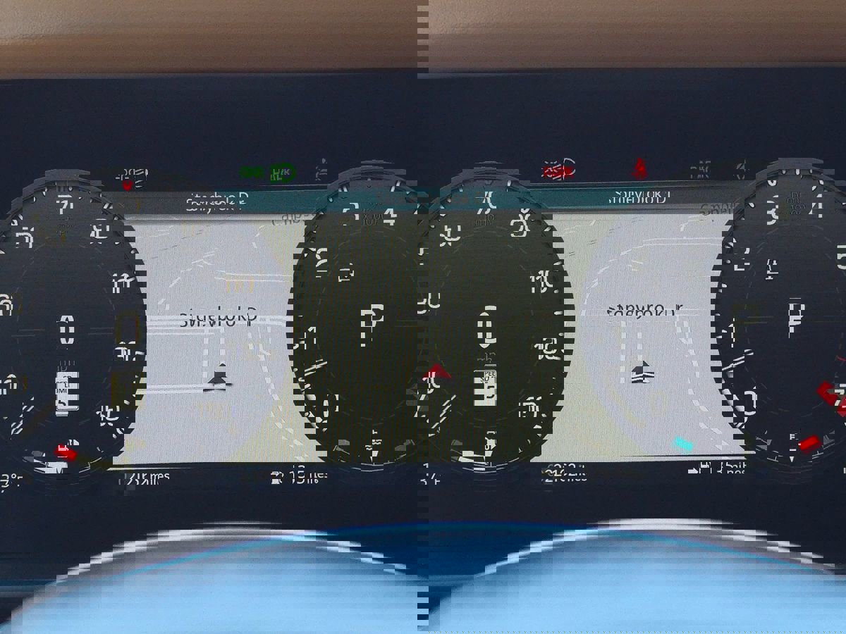 Used 2023 Land Rover Defender 130 S image 35