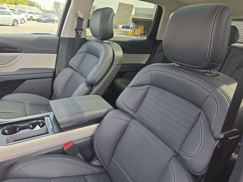 New 2025 Lincoln Nautilus Reserve image 20