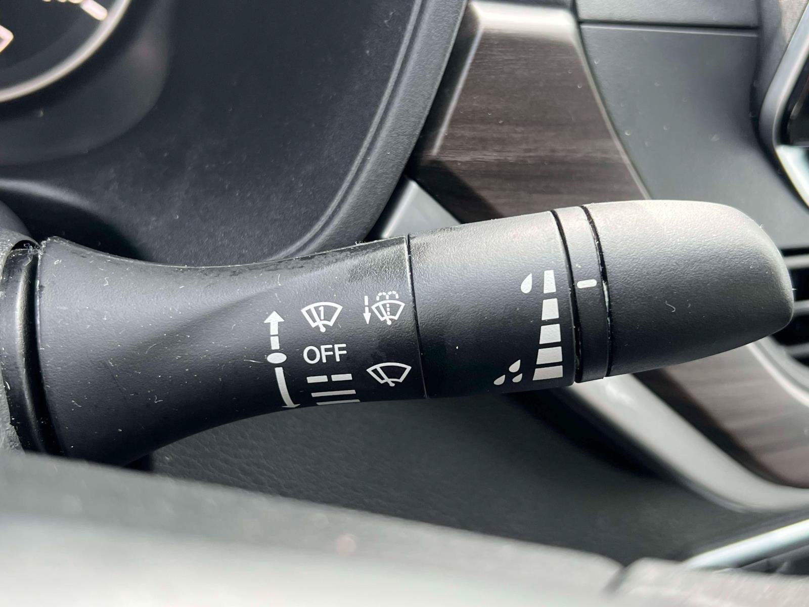 Used 2025 Nissan Altima 2.5 SV FWD image 9