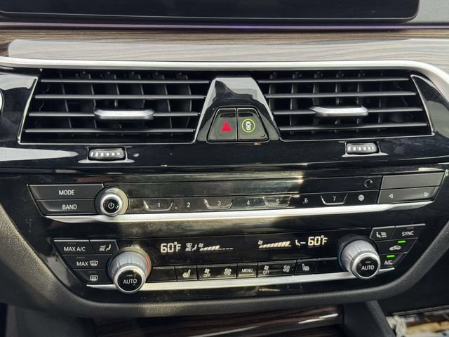 Used 2023 BMW 530e RWD image 36
