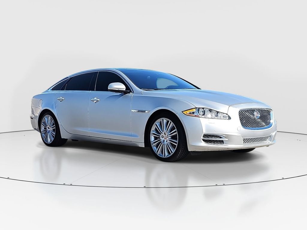 Used 2015 Jaguar XJ L Portfolio RWD image 3