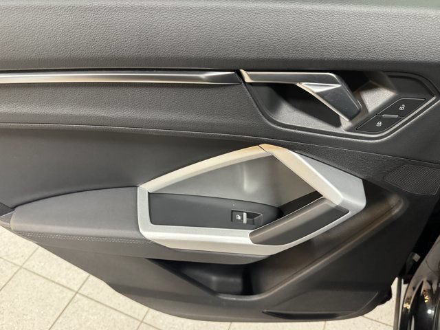 Certified 2025 Audi Q3 2.0T Premium AWD/4WD image 38