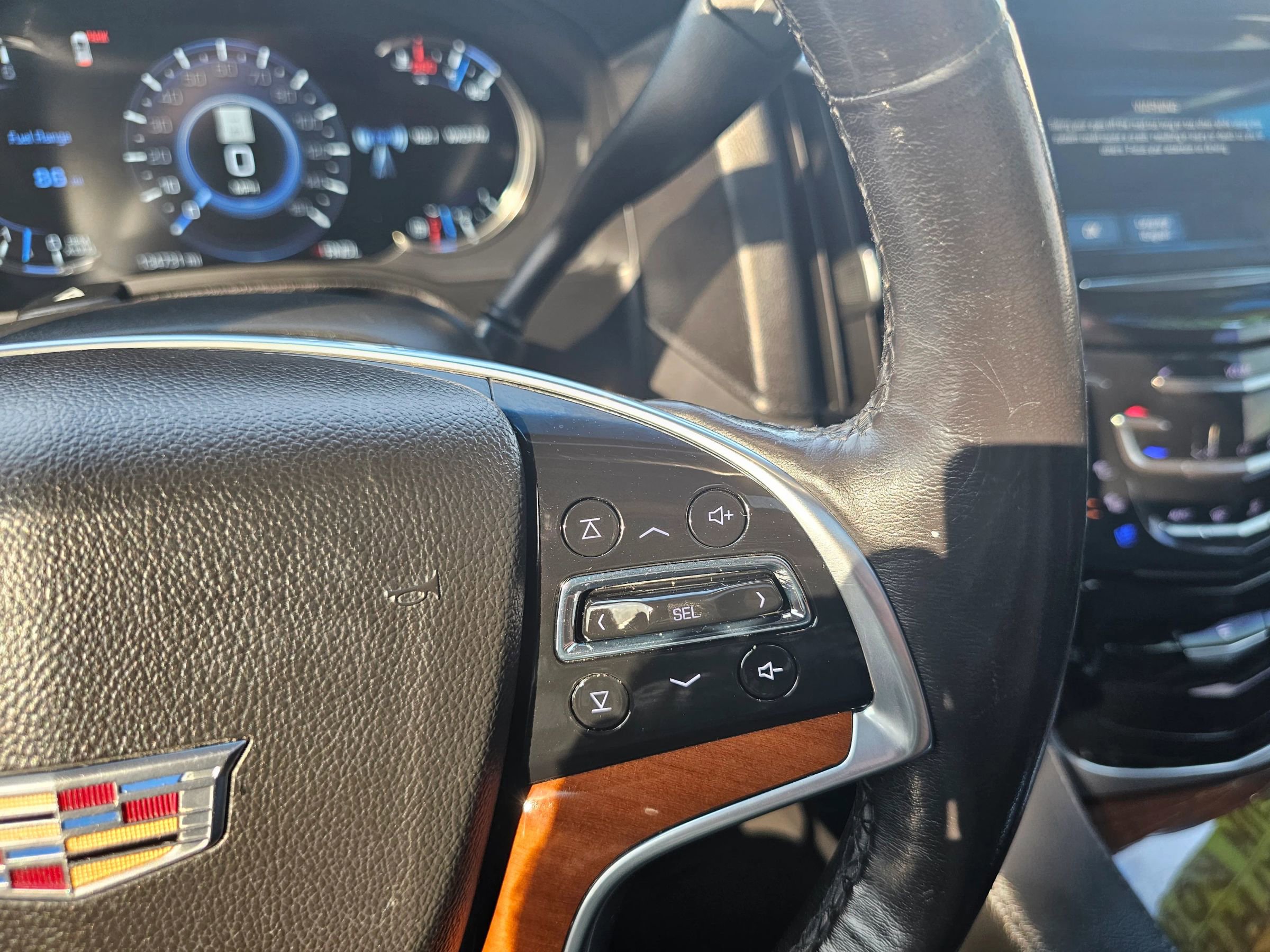 Used 2020 Cadillac Escalade Luxury RWD image 21
