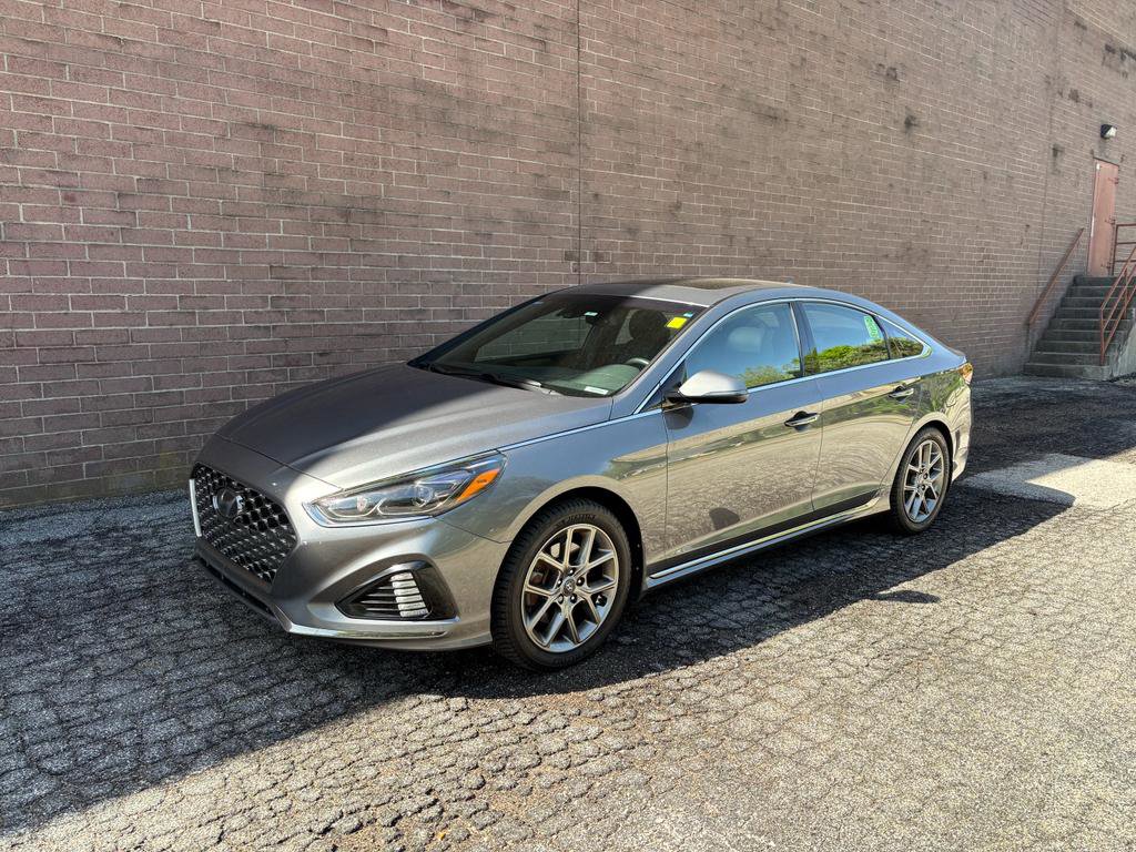 Used 2018 Hyundai Sonata Limited w/ Cargo Package FWD image 1