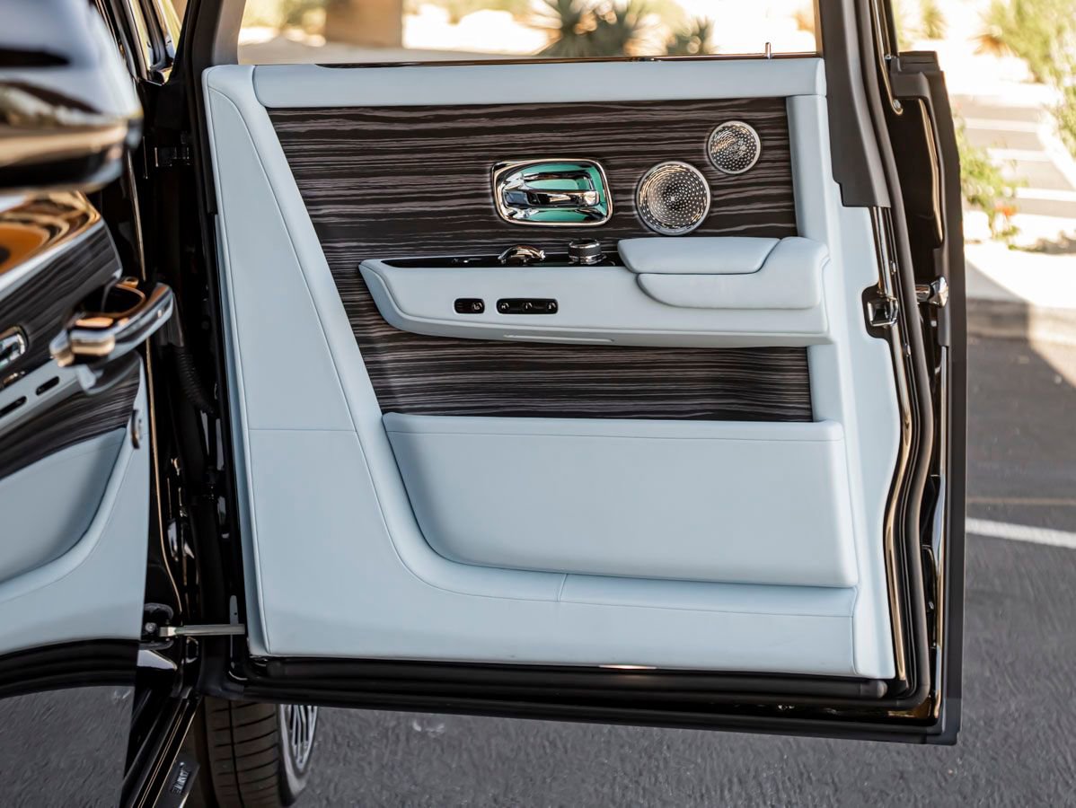 Used 2023 Rolls-Royce Phantom Sedan w/ The Phantom Package RWD image 10