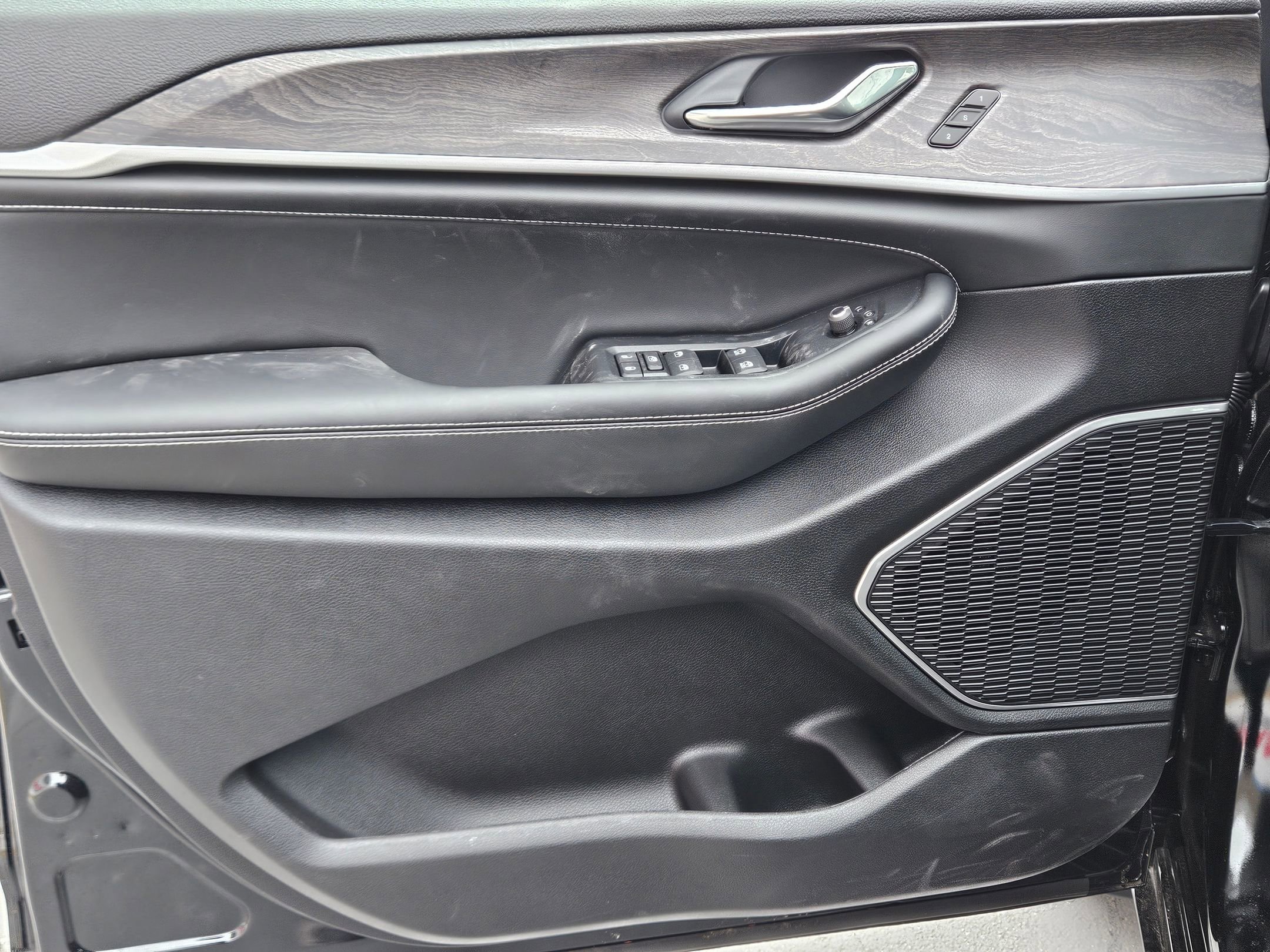 New 2026 Jeep Grand Cherokee Limited Reserve image 16