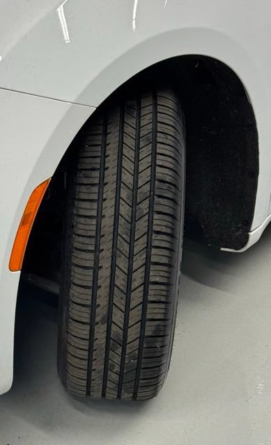 Used 2024 Chrysler Pacifica Touring-L FWD image 22