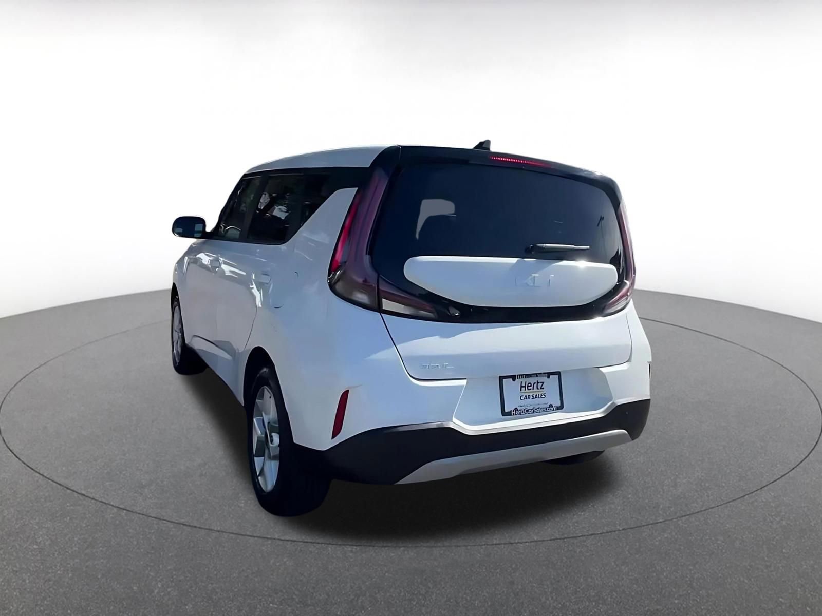 Used 2025 Kia Soul LX w/ LX Technology Package FWD image 11