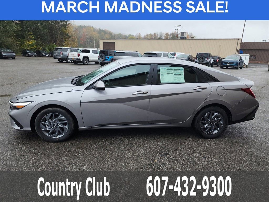 New 2025 Hyundai Elantra Blue image 5