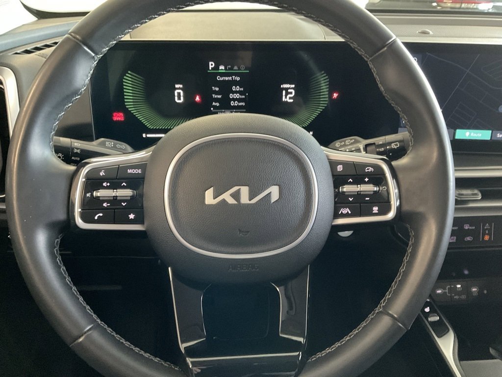 Used 2024 Kia Sorento S image 12