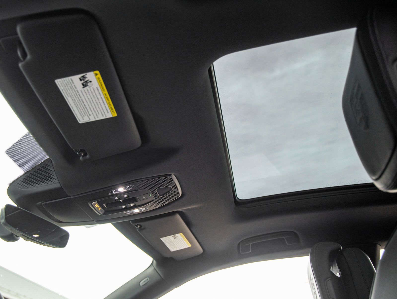 New 2026 Porsche Macan Electric RWD image 25