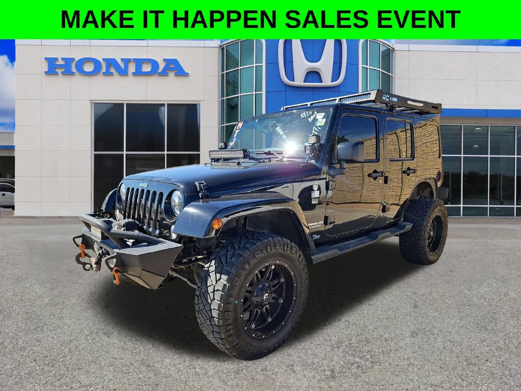 Used 2015 Jeep Wrangler Unlimited Sahara w/ Dual Top Group AWD/4WD image 3