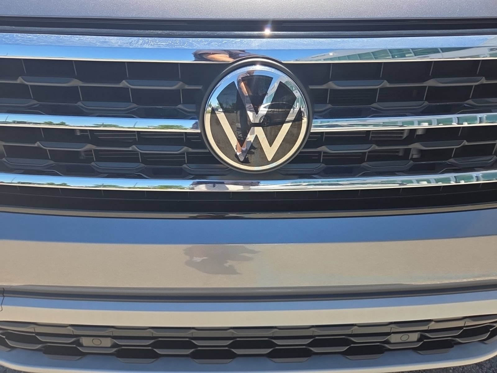 Certified 2023 Volkswagen Atlas Cross Sport SE AWD/4WD image 7
