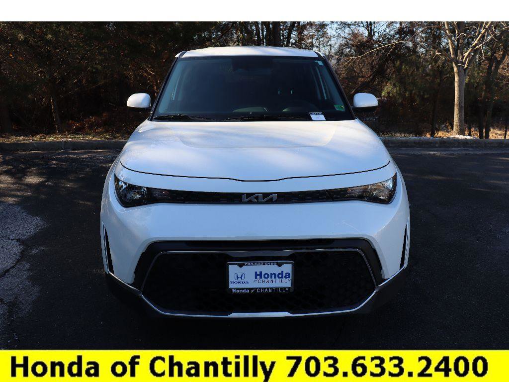 Used 2023 Kia Soul LX w/ LX Technology Package image 2