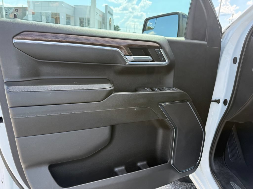 Used 2024 Chevrolet Silverado 1500 LT Trail Boss w/ Protection Package AWD/4WD image 5