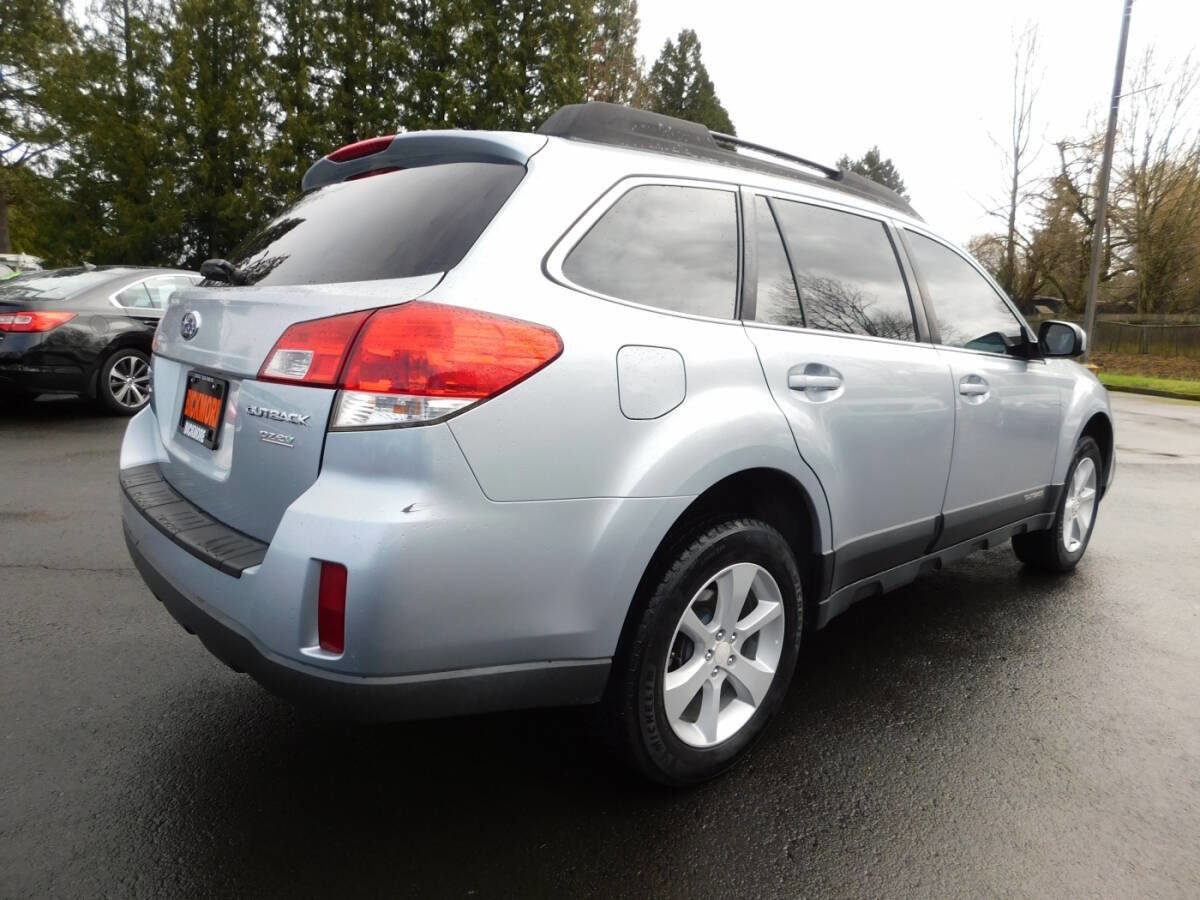 Used 2014 Subaru Outback 2.5i Premium AWD/4WD image 2