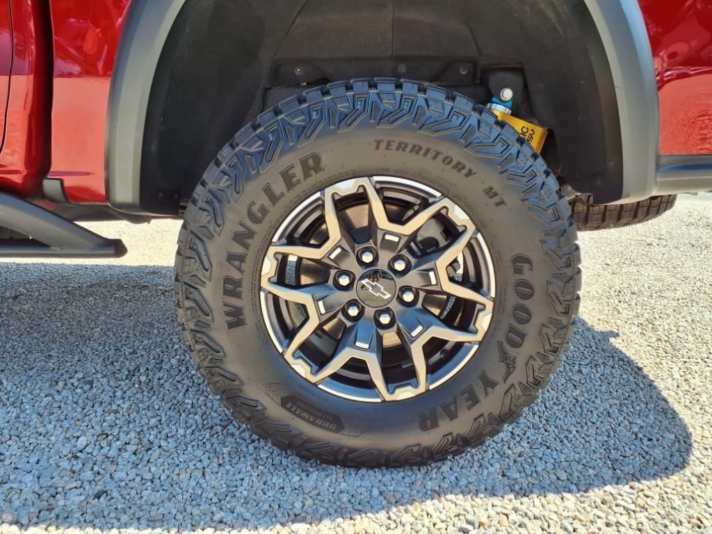 Used 2023 Chevrolet Colorado ZR2 w/ ZR2 Convenience Package III image 31