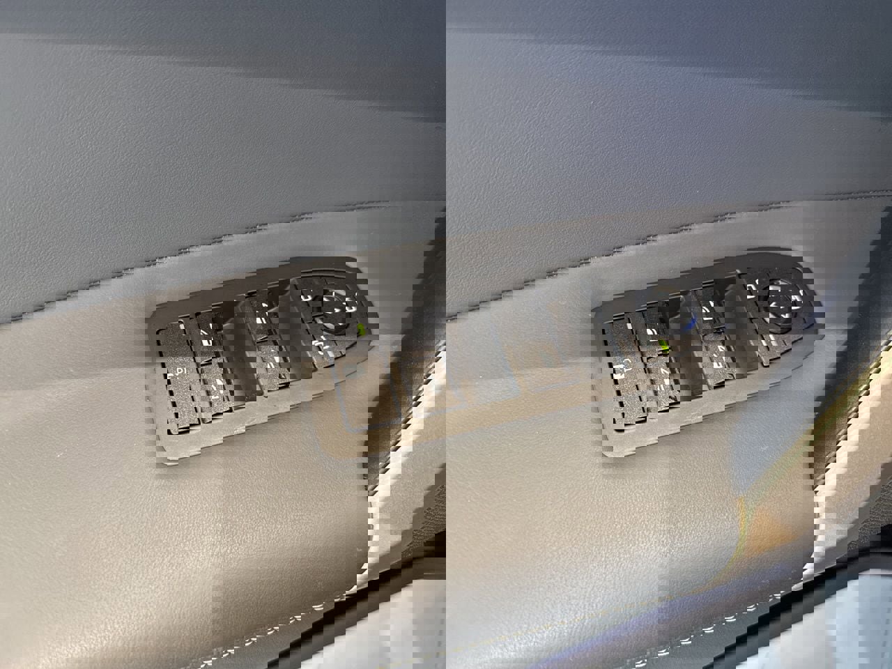 Used 2024 BMW iX xDrive50 w/ Sport Package image 38