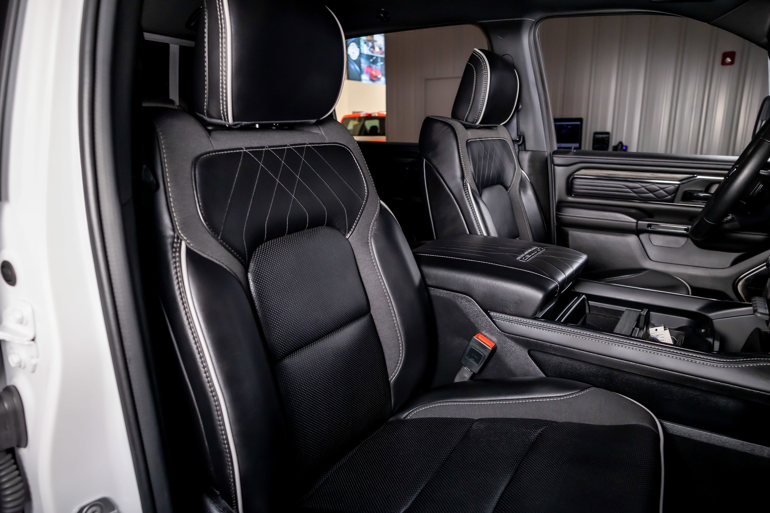 Used 2025 RAM 1500 Limited image 22