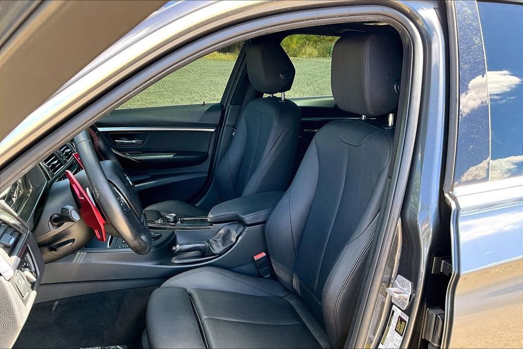 Used 2018 BMW 330i Sedan RWD image 9