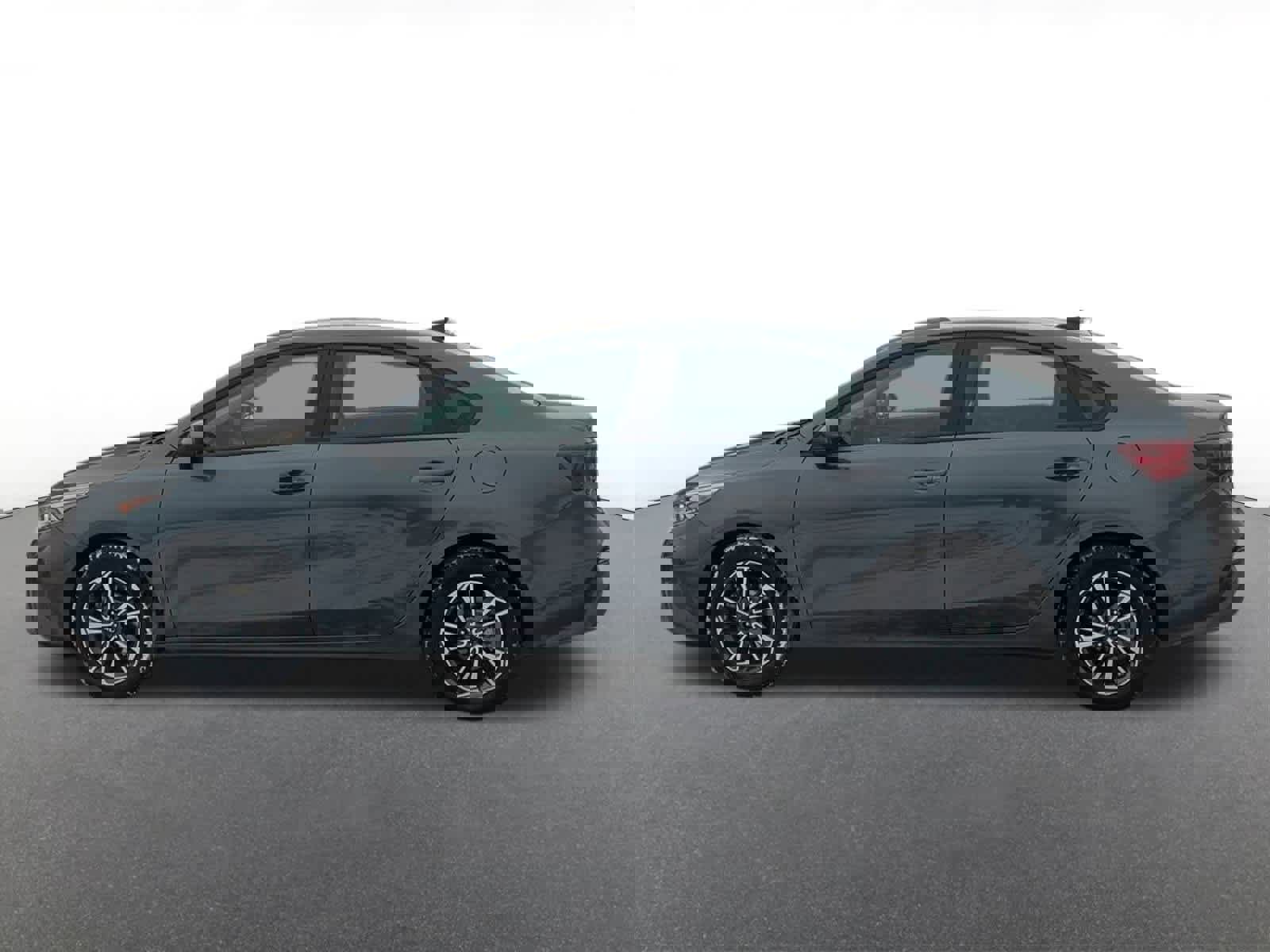 Used 2022 Kia Forte LXS image 3