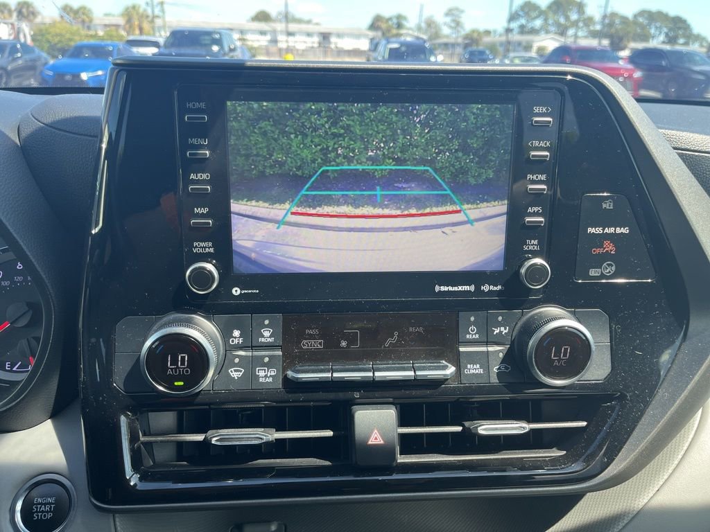 Used 2021 Toyota Highlander LE image 23