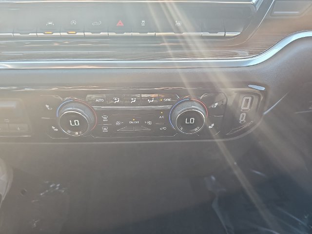 Used 2025 Chevrolet Silverado 1500 LT AWD/4WD image 29